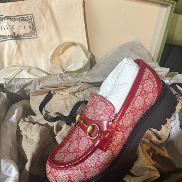 GUCCI LUG SOLE LOAFER (RED) - Picture 3 of 5